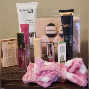 MAKEUP BEAUTY BUNDLE 10pc REVOLUTION